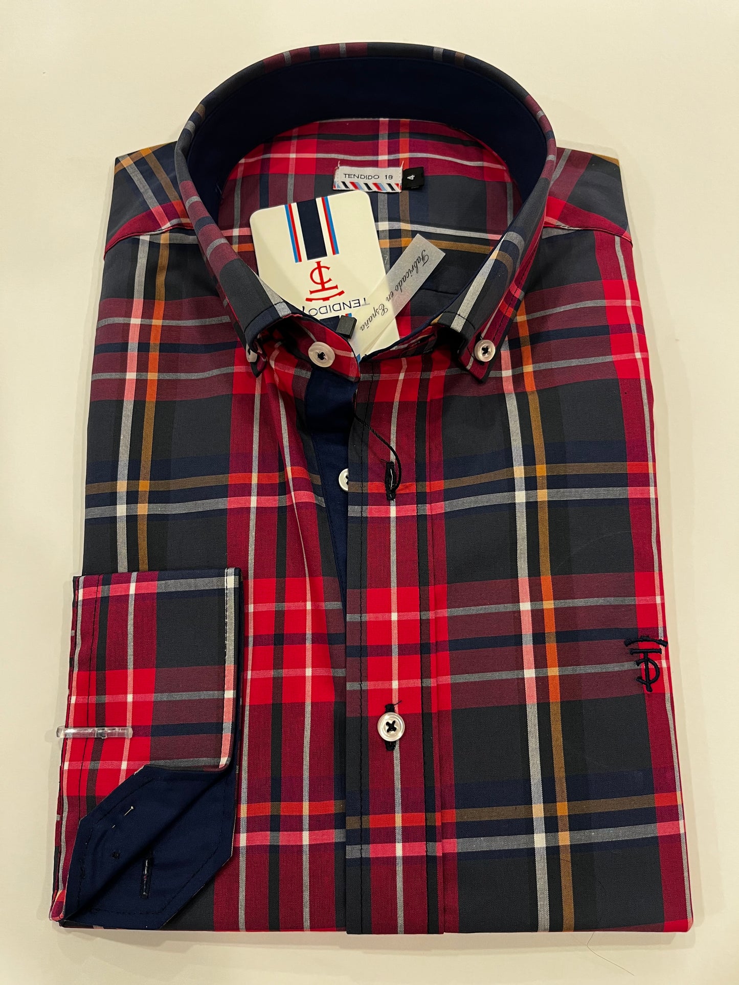 Camisa de cuadros rojos